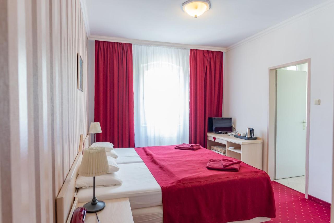 Walzer Hotel بودابست المظهر الخارجي الصورة